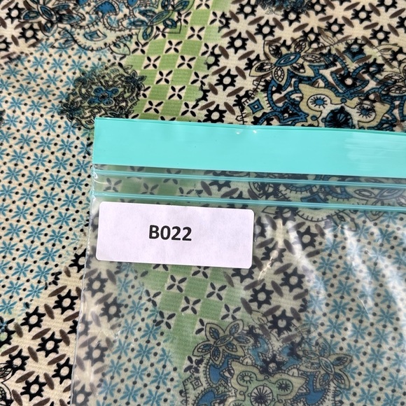 STYLE & Co  Green patterned v-neck sleeveless top - Picture 9 of 9